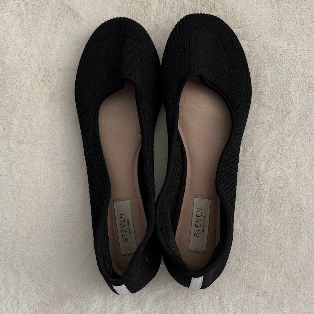 Steven Women's Black Slip-On Flats / 8.5